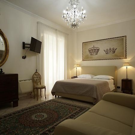 Bed and Breakfast La Piccola Reggia Казерта Экстерьер фото