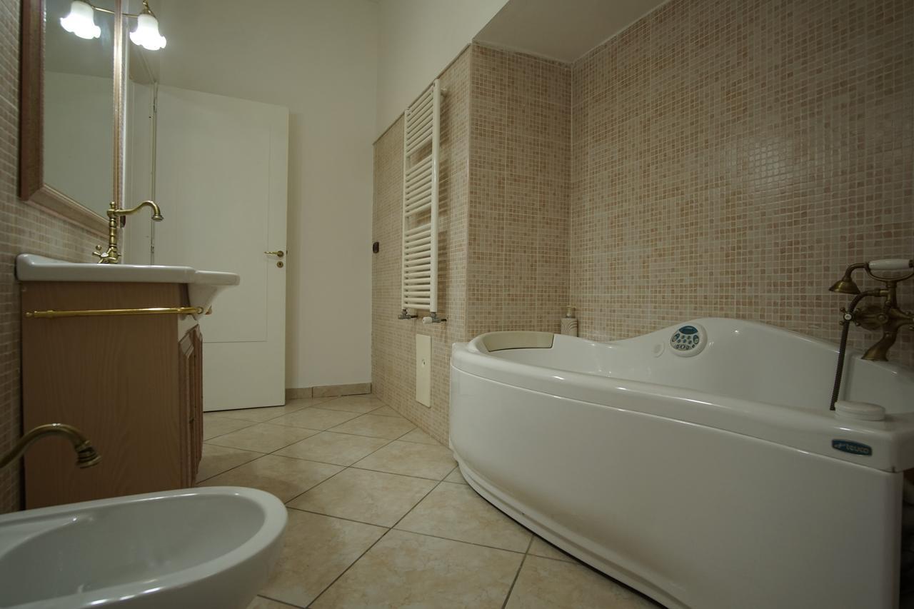 Bed and Breakfast La Piccola Reggia Казерта Экстерьер фото