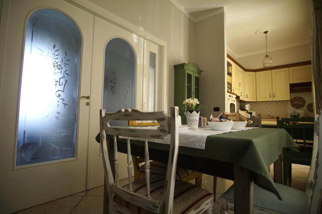 Bed and Breakfast La Piccola Reggia Казерта Экстерьер фото