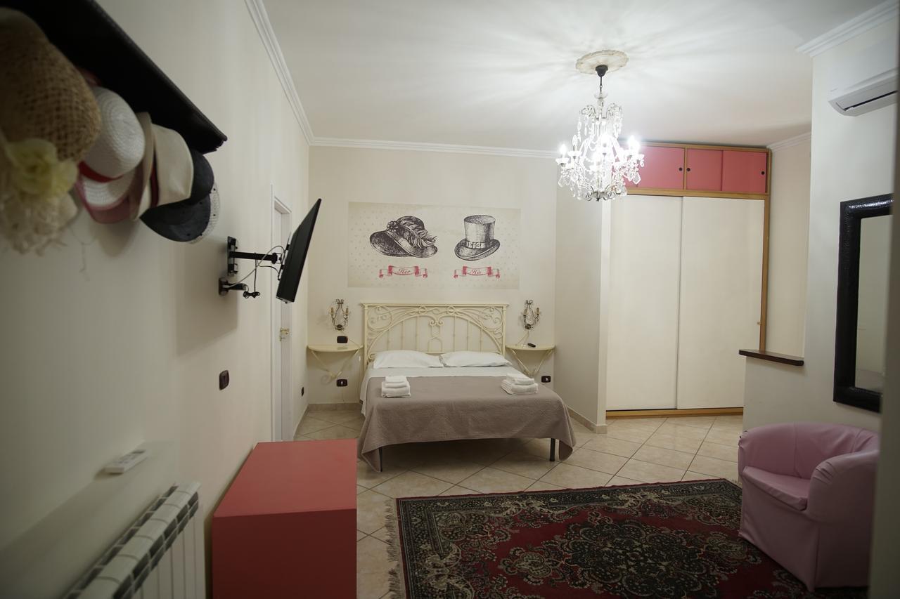 Bed and Breakfast La Piccola Reggia Казерта Экстерьер фото